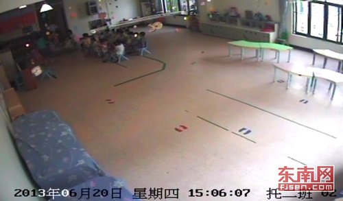 福州一幼儿园老师用书包砸3岁女童 被罚款500