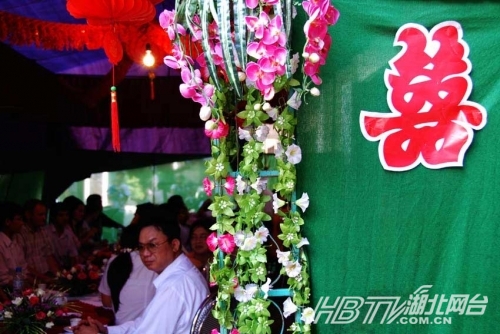 新娘上错床误与伴郎洞房错出人间悲喜 那些奇