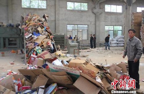 江苏响水一工人操作机器不慎 头部被夹断身亡