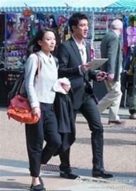 王力宏晒全家福秀恩爱新媳妇伴婆婆笑开怀(图