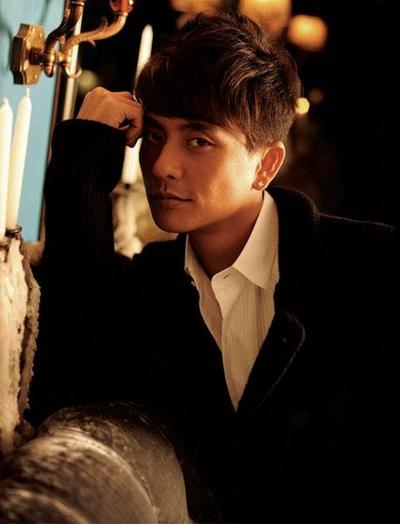 山公园上演情色交易 猛女闹市区强奸过路男(组