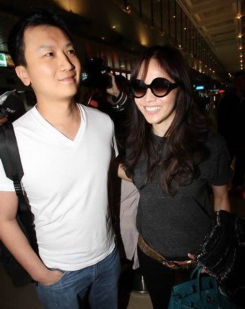 柴静美国产女侯佩岑怀孕