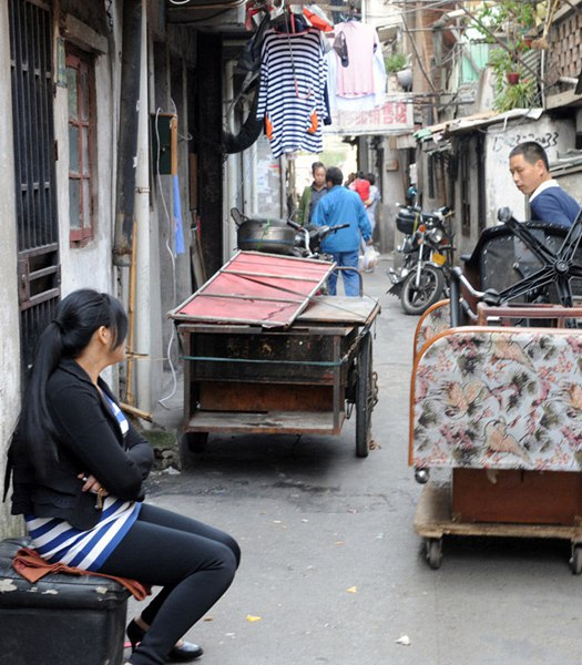 上海弄堂的性工作者 衣着暴露三五成群隐身窄