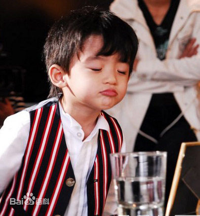 韩国小眼正太网络走红 盘点中国娱乐圈的大眼