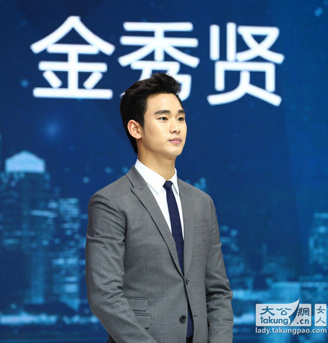 北京车展欧巴失约本土明星救场 兽兽爆乳吴莫