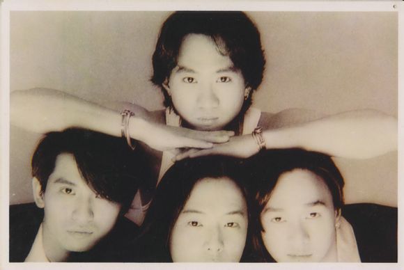 黄家驹逝世21周年 海量旧照回顾光辉岁月海阔