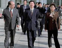 南方网:朱镕基: 不做假账 是会计基本职业道德和