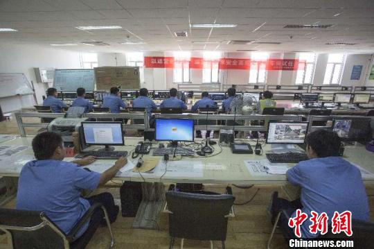 中国首条自主研发无人驾驶地铁线路年底开通