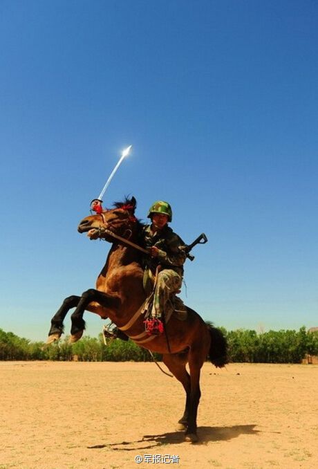 组图:马刀下的辉煌 中国最后的骑兵部队