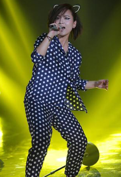 纪敏佳<em>月亮之上</em>唱红凤凰传奇 05年<em>超女</em>现状盘