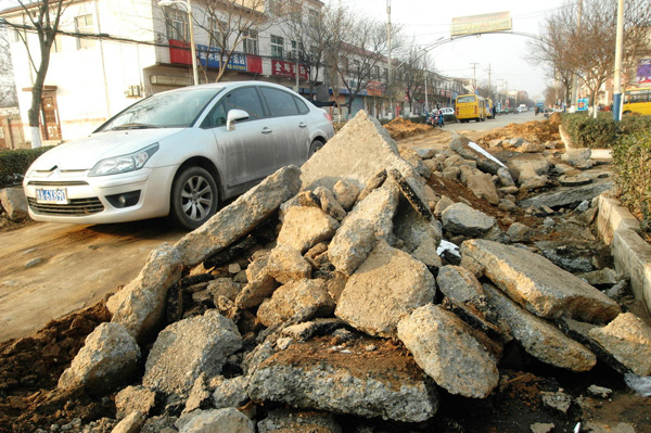 深圳GDP靠修路挖路_深圳特色修路表情包(2)