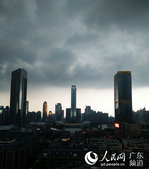 广州发布暴雨3级预警和强对流4级预警(图)