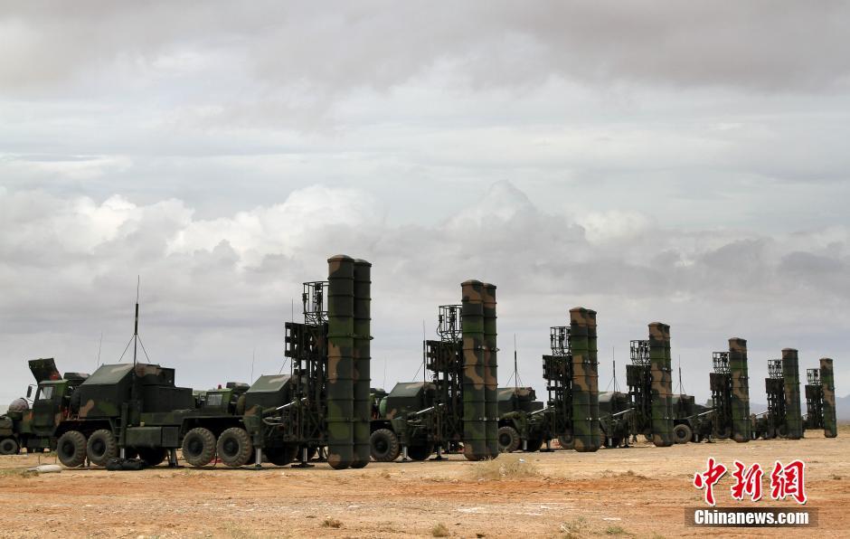 广空红旗9防空导弹群大漠列阵 大战歼10部队_