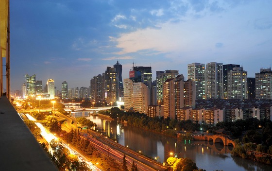 城市经济增速排名:广州深圳经济增速放慢不可