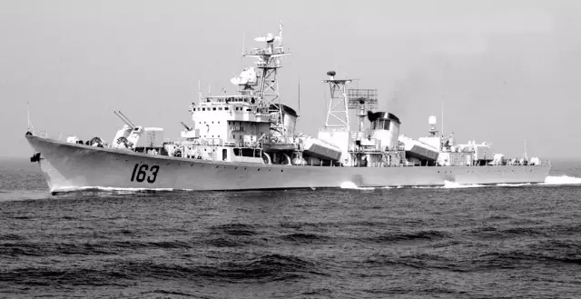 南昌舰退役 中国海军051型导弹驱逐舰已屈指可数