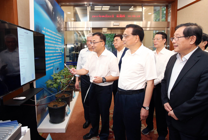 李克强：把握世界科技革命产业变革新趋势