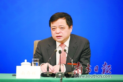 委员在全国政协十三届二次会议第二场记者会上谈“优化营商环境”