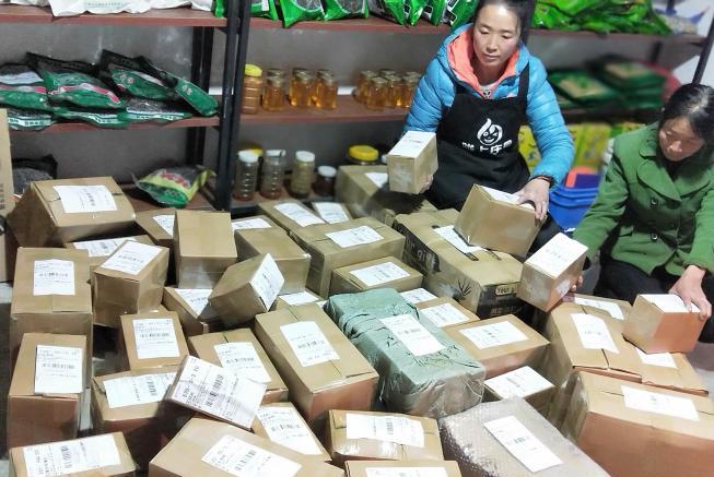 习近平在甘肃代表团强调，这项工作越到最后时刻越要响鼓重锤