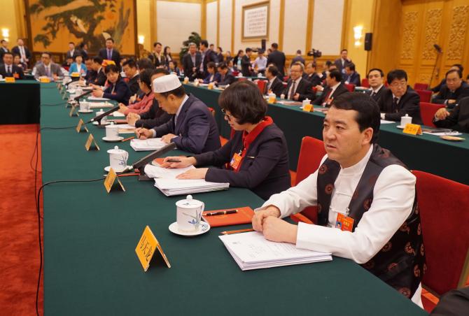 习近平在甘肃代表团强调，这项工作越到最后时刻越要响鼓重锤