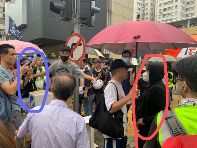 香港游行，又有人骂警举美国国旗瘫痪交通，商家被迫大白天关门