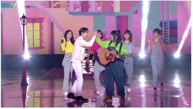 总台又出奇招：网晚精彩亮相！