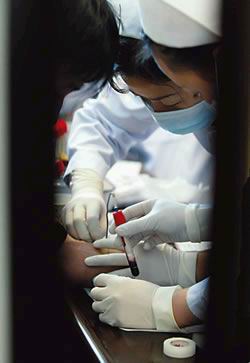 中国血友病人的艾滋梦魇 血制品安全问题凸显