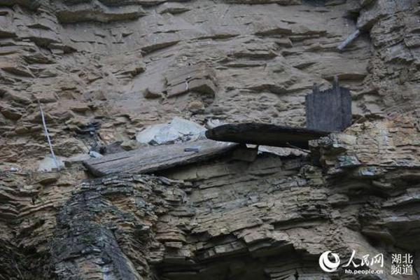 湖北发现密集悬棺群共131具 为何要悬棺?▏悬