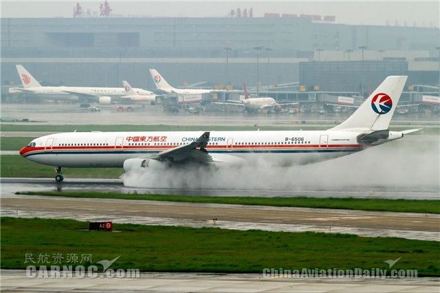 成都机场一航班起飞后转错方向 最近飞机都怎