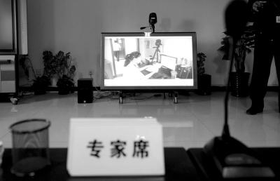 看守所揭秘:病房卫生间全透明 民警姓名用拼音