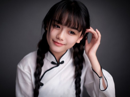 南笙姑娘拍《男人装》造型火辣不再清纯 大尺