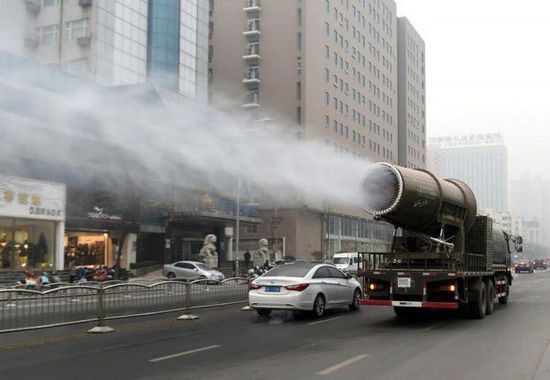 郑州现防雾霾神器雾炮车 单价过80万能喷雾75