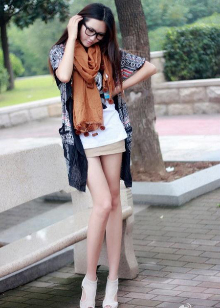 G奶<em>胸模王明明</em>美艳生活照!宅男心中的完美女