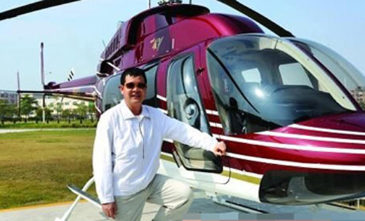 东莞小姐阅兵幕后老板被政协除名 因开直升机