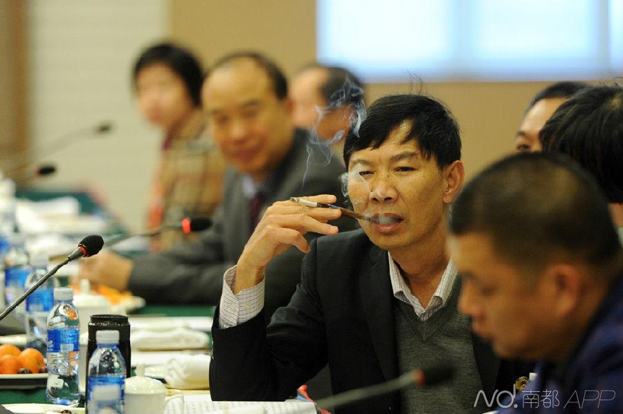 无人发言的尴尬政协会议 东莞富豪集体沉默扮