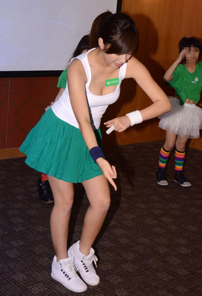 <em>尖叫妹</em><em>辜莞允</em>游戏展跳热舞 曾流出数张裸照▏