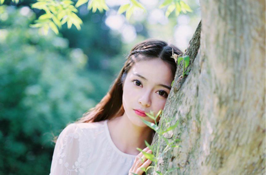 <em>双胞胎姐妹</em>走红网络 一大波<em>私房照</em>被挖出(组图