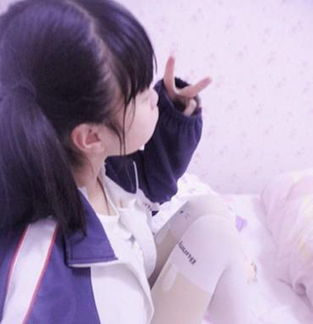 00后<em>小学</em>生网晒半裸<em>内裤照</em> 这么性感家人知道