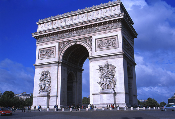 女大学生穿着暴露旅行<em>被遣返</em> 为何受伤的总是