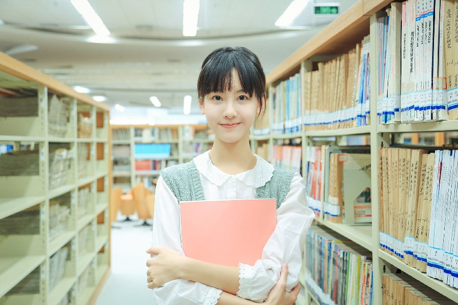 皓齿楚楚动人▏ 章泽天 左耳 南航 Facejoking