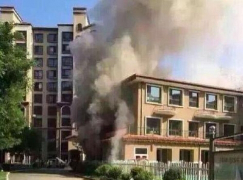 葫芦岛幼儿园大火现场图:浓烟滚滚师生安全撤