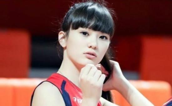 哈萨克排球美女从政 <em>萌妹子</em>因清纯容颜<em>爆红网</em>