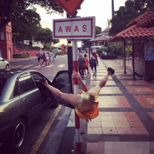  冠希前女友钢管舞 :火辣身段让宅男如痴如醉(图