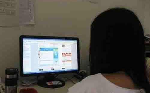 <em>借宿</em>网友家遭强奸 网友:初一女孩就用手机约人