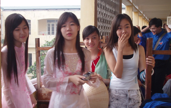  男子娶越南大学生 称 愿赌服输 90后娇妻难割舍