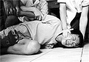  少年染紫发遭围殴 致死(组图)揭秘一头紫发引发