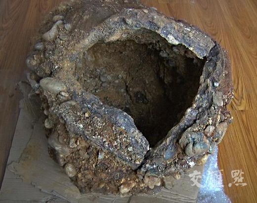  南京挖出千斤神罐  专家称其考古价值极其巨大