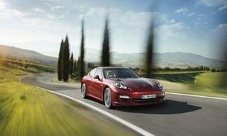  保时捷车主砸奥迪 (组图)现场火药味十足 当街拿