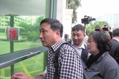  陈满案再审 (图) 市民:这个案子离奇我想要旁听