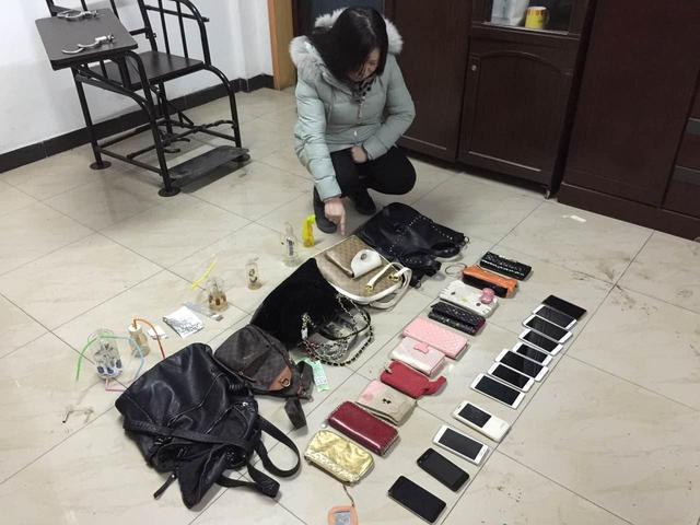 美女鼓手为筹毒资跨年夜扒8部手机 苹果6S藏