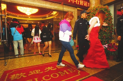  东莞再次强力扫黄 (组图)海量扫黄内部图曝光▏